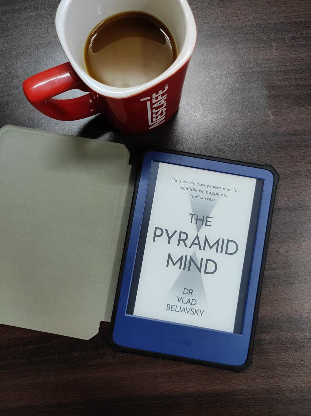 The Pyramid Mind by Dr. Vlad Beliavsky is an utterly brilliant book that teaches us how neuroscience can help us to navigate self-reflection and well-being – Book Review